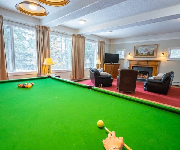 Deere House Lounge and Pool Table